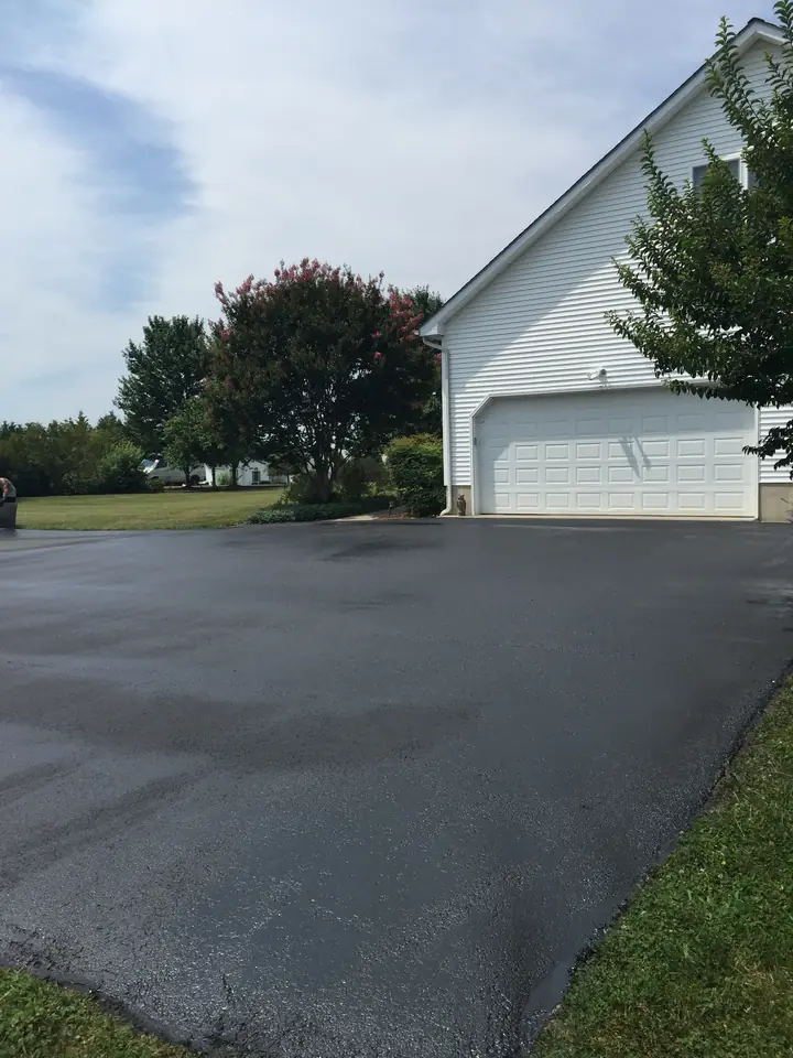 Sealcoating Sealed Driveway Up To The Garage Apron Federalsburg Md
